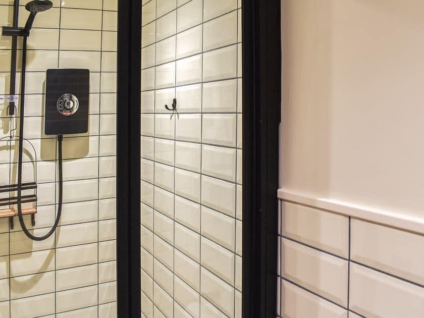Shower room | White Mermaid - White Cottages, Newborough 