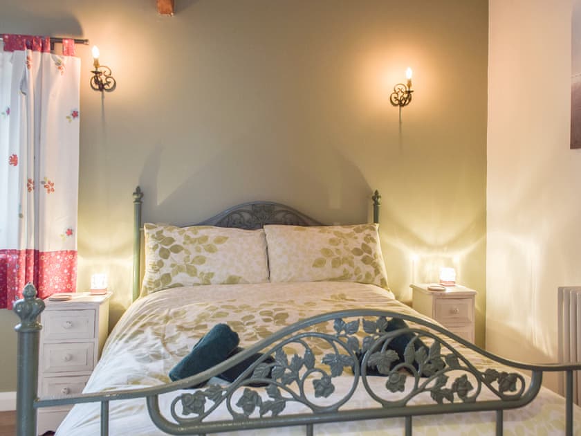 Double bedroom | Pipistrelle Cottage - Upper Farm Barns, Mathry, near St Davids