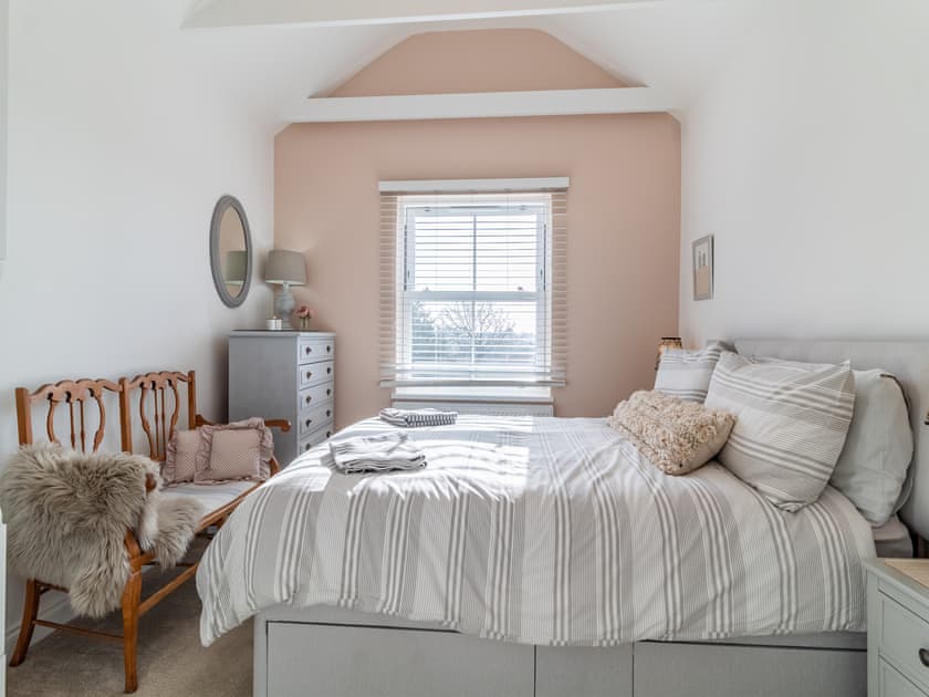 King size bedroom | Chandler’s Cottage, West Mersea