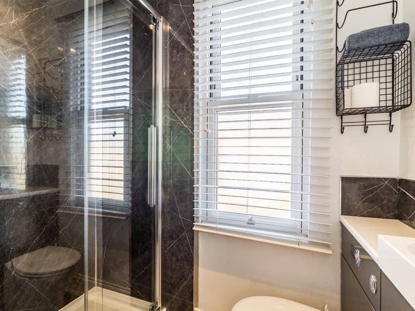 En-suite | Chandler’s Cottage, West Mersea