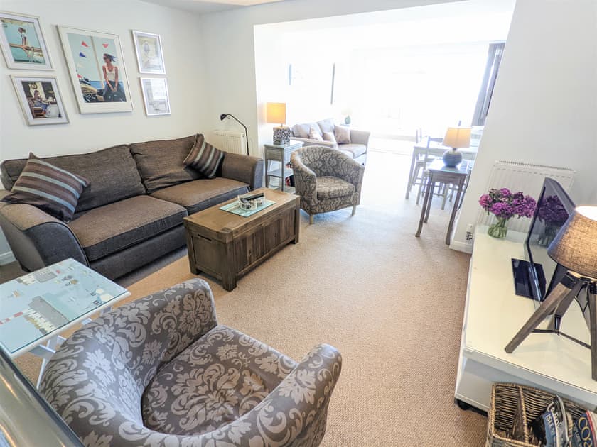 Open plan living space | Daisy Cottage, Ventnor
