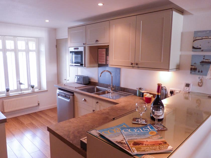 Open plan living space | Daisy Cottage, Ventnor