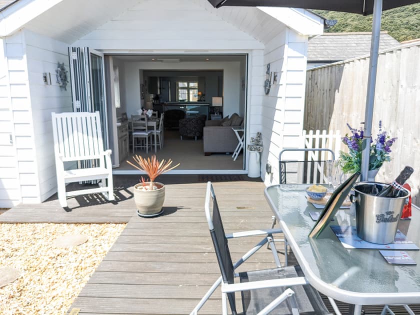 Sitting-out-area | Daisy Cottage, Ventnor