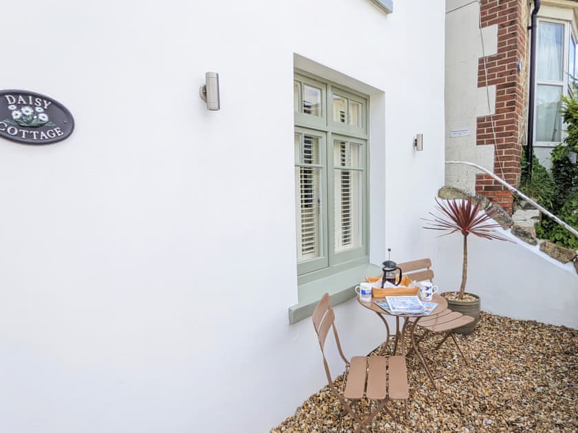 Sitting-out-area | Daisy Cottage, Ventnor
