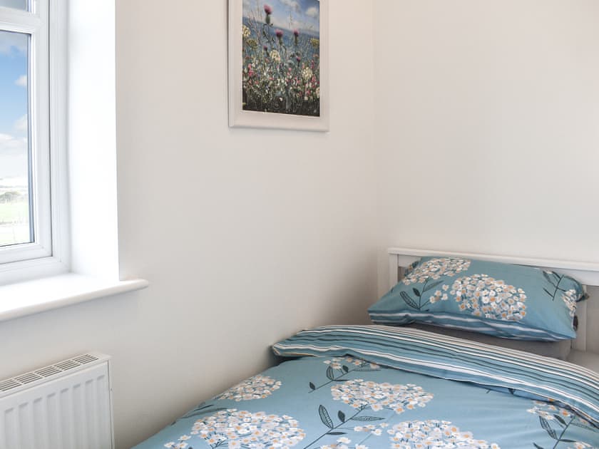 Single bedroom | Awel Y Mor, Llanrhyddlad