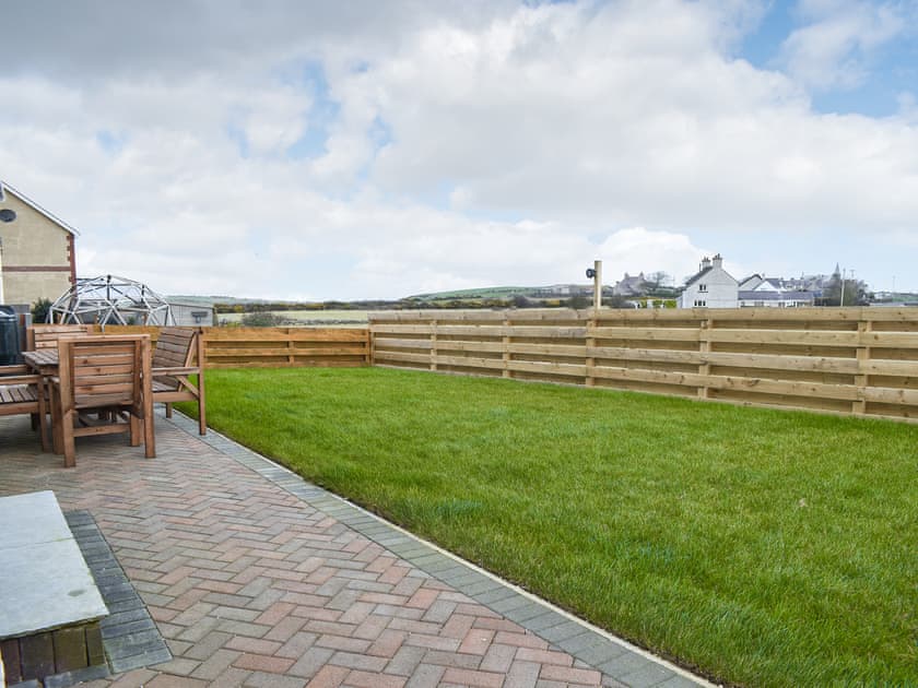 Garden | Awel Y Mor, Llanrhyddlad
