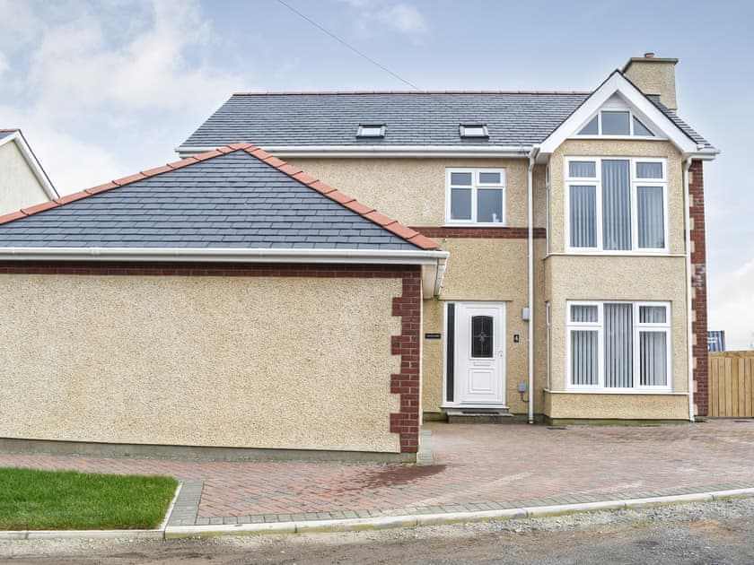 Exterior | Awel Y Mor, Llanrhyddlad