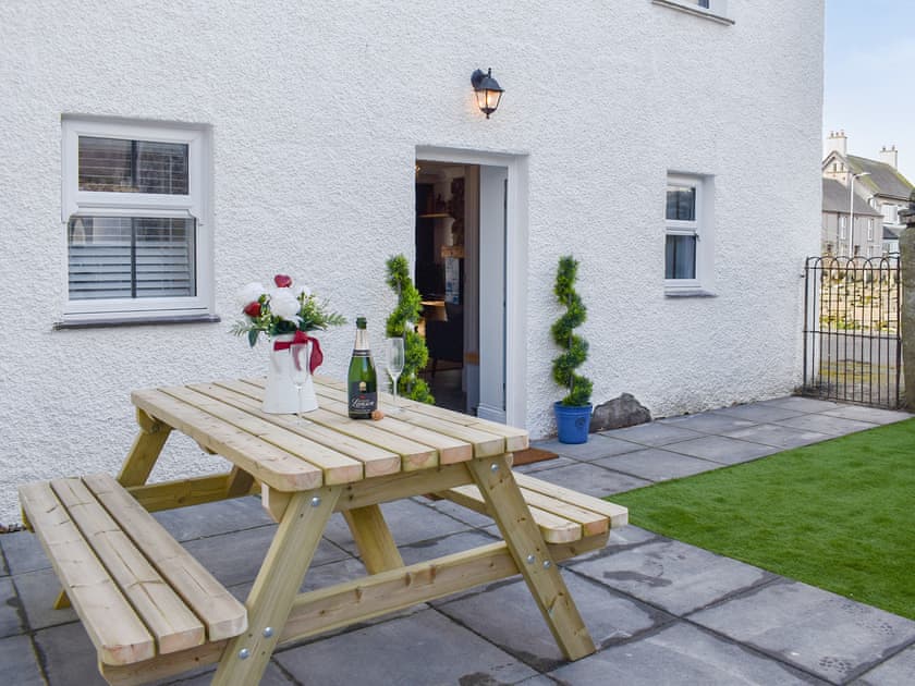 Exterior | White Horses - White Cottages, Newborough 