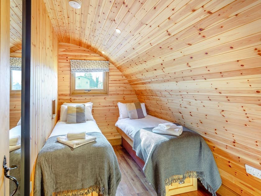 Twin bedroom | Primrose - Llawrllan, St Harmon, near Rhayader