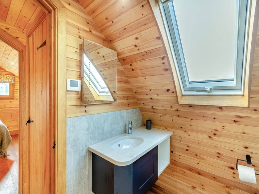 Shower room | Primrose - Llawrllan, St Harmon, near Rhayader