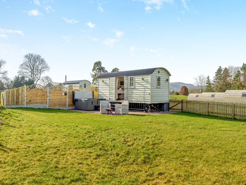 Exterior | Sunflower - Llawrllan, St Harmon, near Rhayader