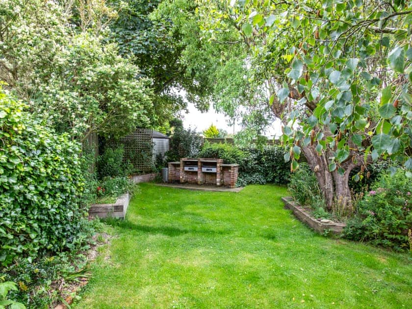 Garden | Bay Cottage - Brook Farmhouse Cottages, Brook, near Brighstone