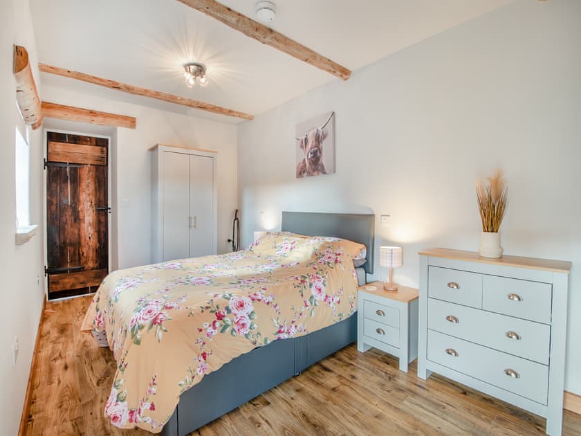 Double bedroom | Highstool View, Chelmorton