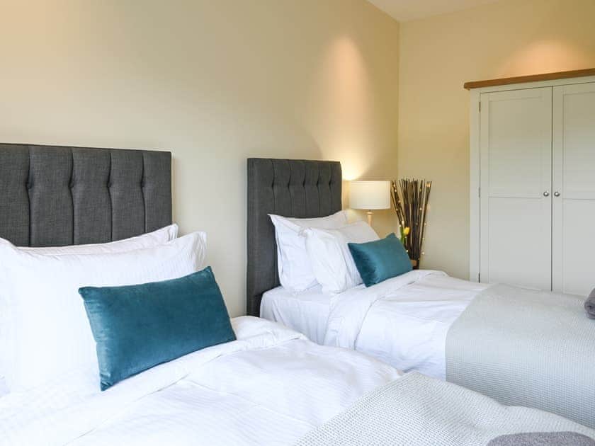 Twin bedroom | The Farmhouse - Brook Farmhouse Cottages, Brook, near Brighstone