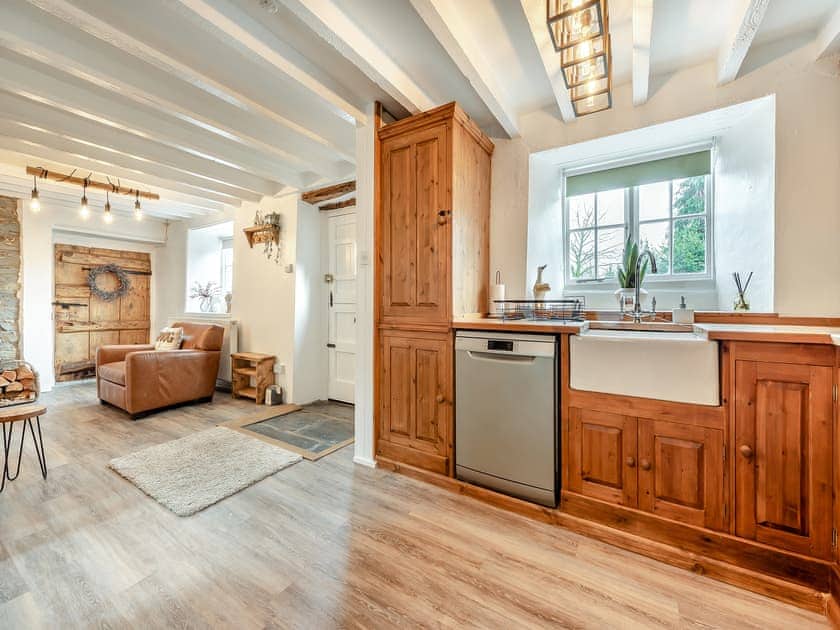Kitchen/diner | Old Stables Cottage, Ponthirwaun