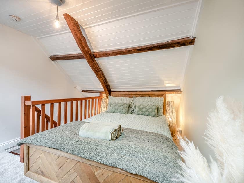 Double bedroom | Old Stables Cottage, Ponthirwaun