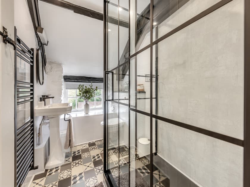 Bathroom | Old Stables Cottage, Ponthirwaun