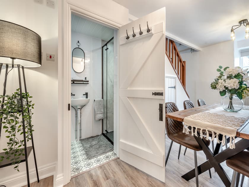 Bathroom | Old Stables Cottage, Ponthirwaun