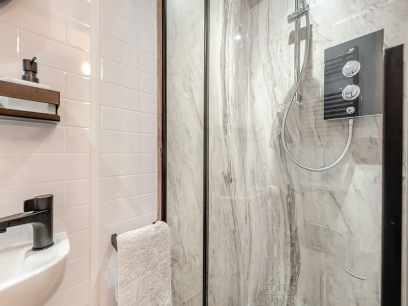 Bathroom | Old Stables Cottage, Ponthirwaun
