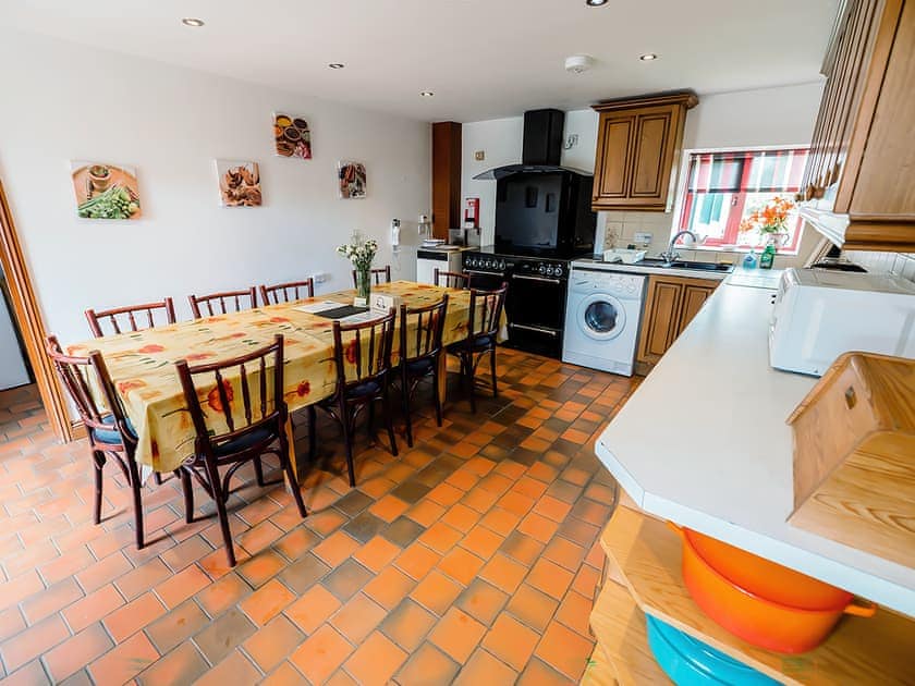 Kitchen/diner | Elm Cottage - Broadhurst Farm Holiday Cottages, Waterhouses