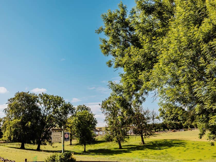 Garden and grounds | Elm Cottage - Broadhurst Farm Holiday Cottages, Waterhouses