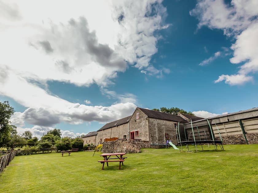 Garden and grounds | Elm Cottage - Broadhurst Farm Holiday Cottages, Waterhouses