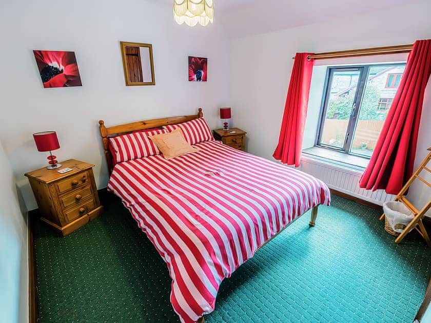 Double bedroom | Cedar Cottage - Broadhurst Farm Holiday Cottages, Waterhouses