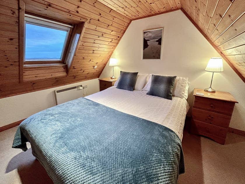 Double bedroom | Fern Cottage - Cathair Dhubh Estate, Clachtoll, near Lochinver