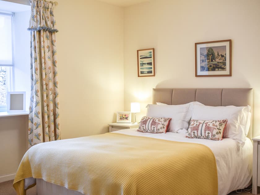 King bedroom  | Gushat Cottage, Strathtay, near Aberfeldy