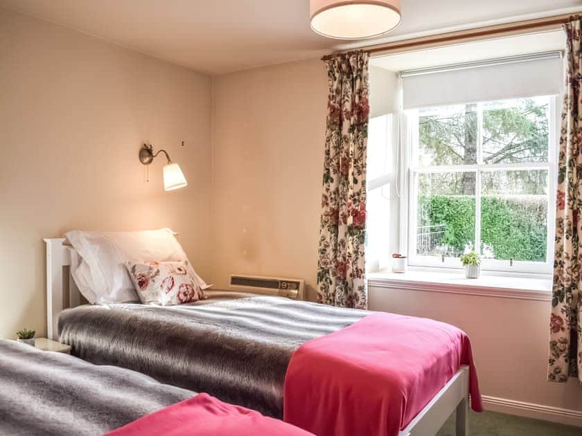 Twin bedroom | Gushat Cottage, Strathtay, near Aberfeldy