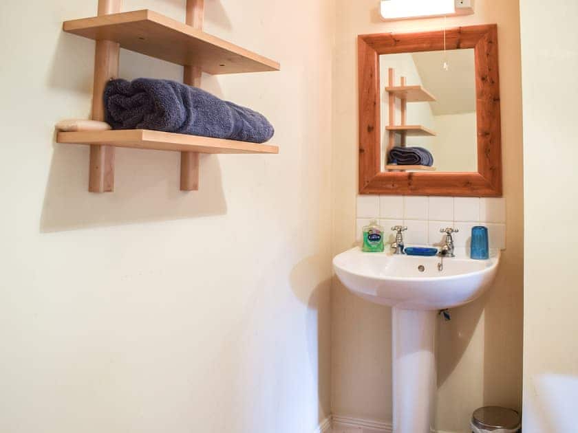 Double bathroom  | Gushat Cottage, Strathtay, near Aberfeldy