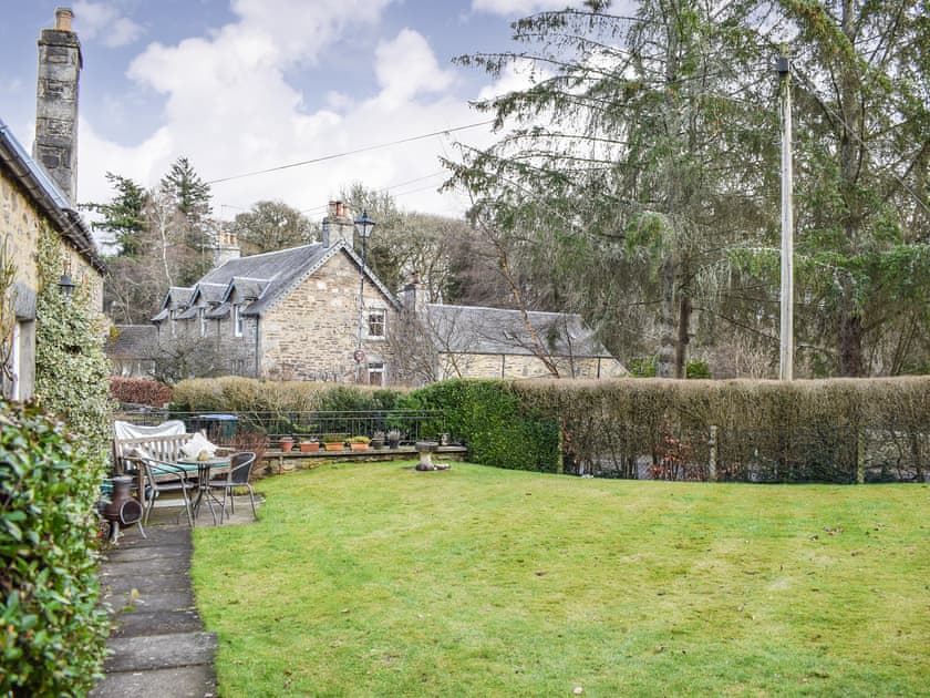 Garden | Gushat Cottage, Strathtay, near Aberfeldy