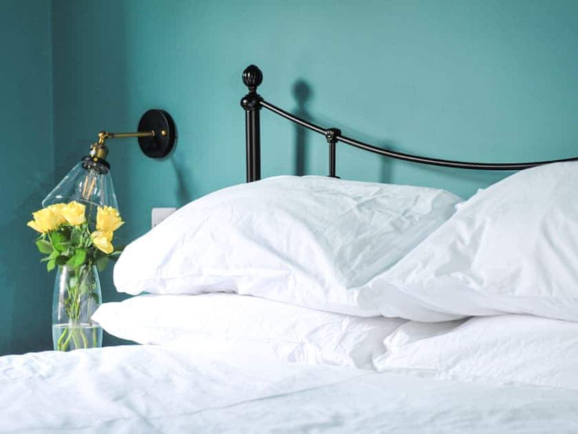 Bedroom | Bailey Studio Apartment - Beechurst Apartments, Cheltenham