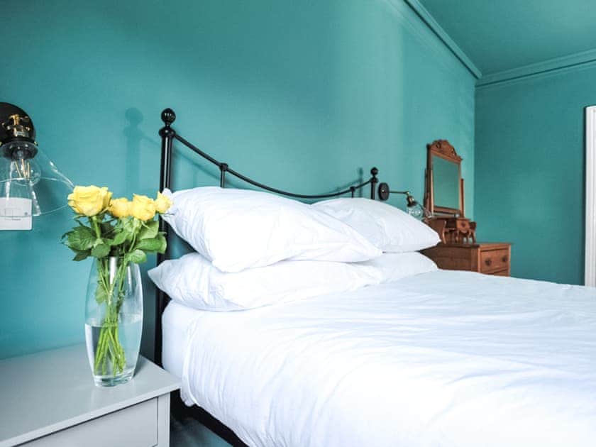 Bedroom | Bailey Studio Apartment - Beechurst Apartments, Cheltenham