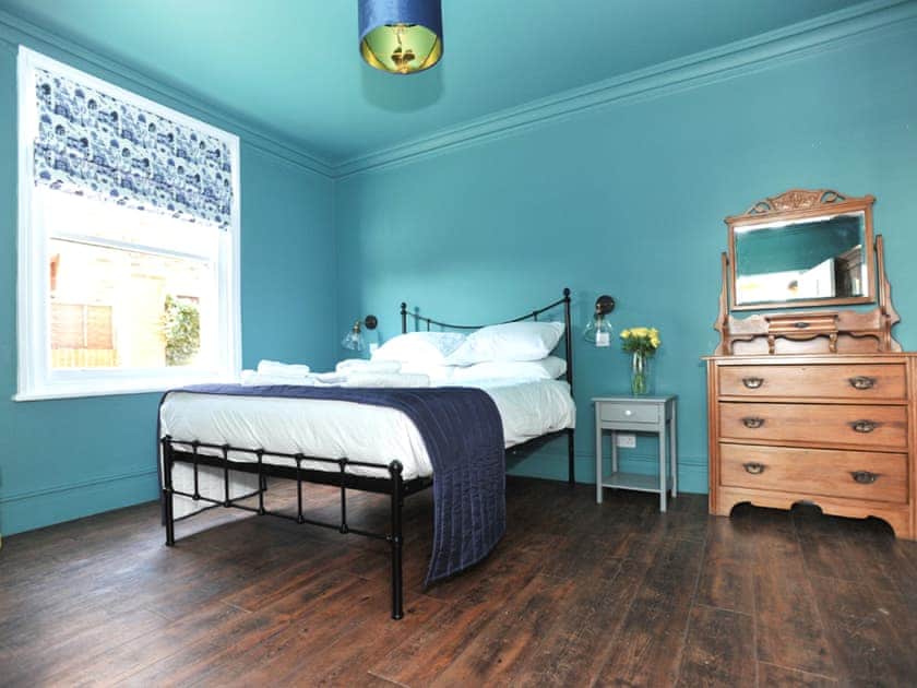 Bedroom | Bailey Studio Apartment - Beechurst Apartments, Cheltenham