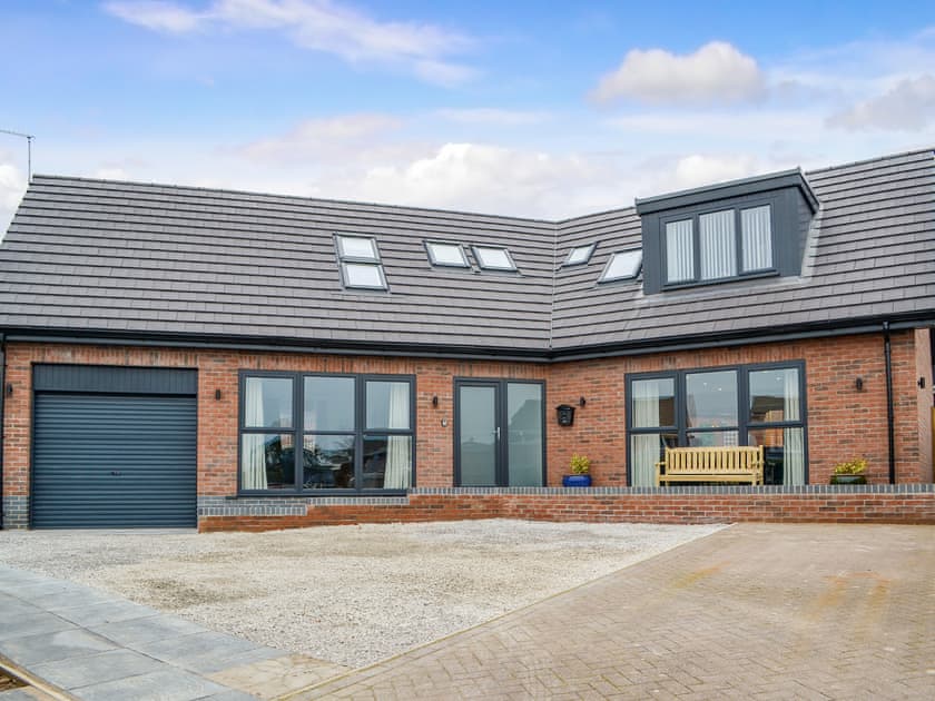 Exterior | West Lodge, Bridlington
