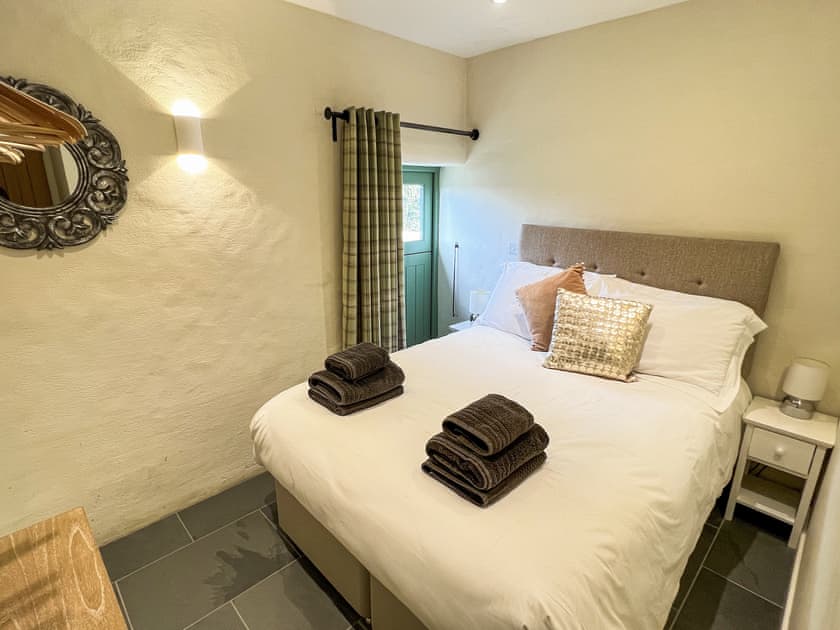 Double bedroom | The Milking Parlour - Preseli Hills Cottages, Rhosfach