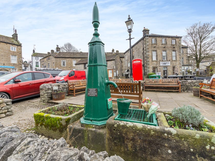 Surrounding area | Market Square, Grassington