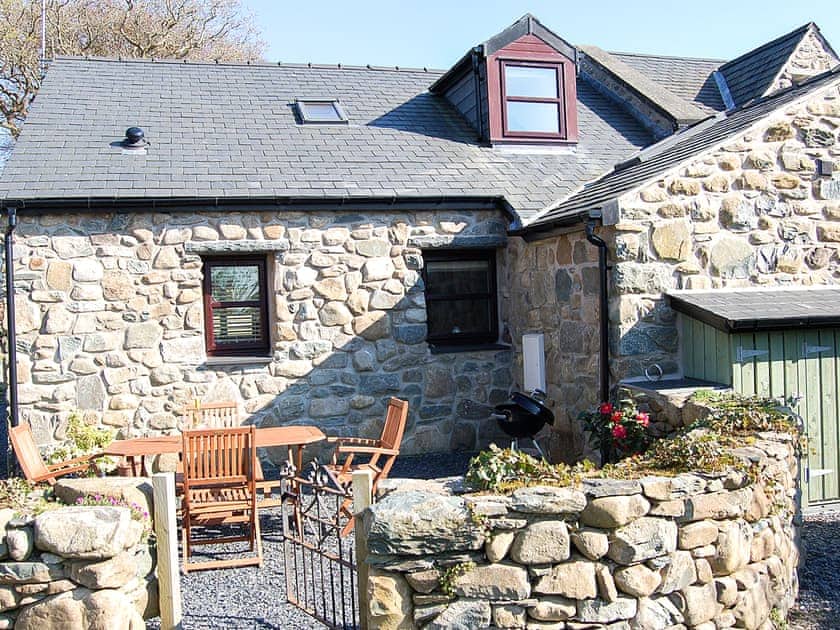 Sitting-out-area | Anneddle Talybont Cottage, Tal Y Bont