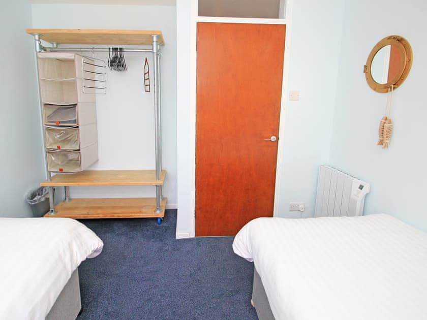 Twin bedroom | The Moorings Apartment, Porthmadog