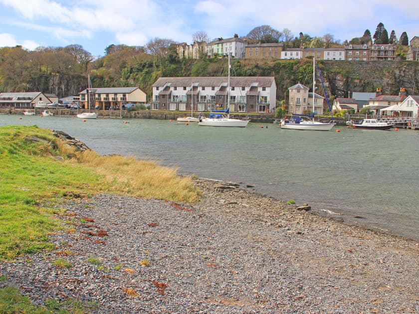 Surrounding area | The Moorings Apartment, Porthmadog