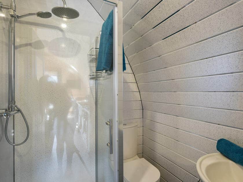 Shower room | Creyr Glas Pod - Y Gadlas, Penybontfawr, near Llanfyllin