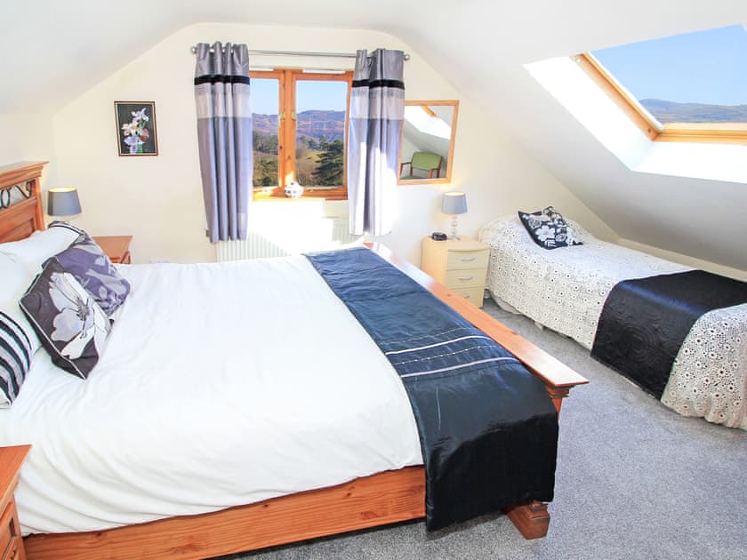 Family bedroom | Artist’s Cottage, Minffordd