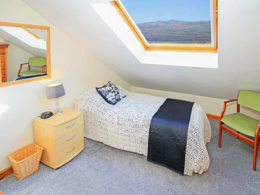 Family bedroom | Artist’s Cottage, Minffordd