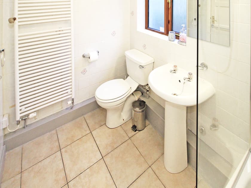 Bathroom | Artist’s Cottage, Minffordd