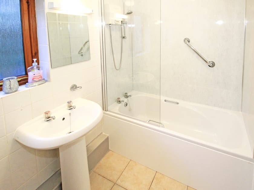 Bathroom | Artist’s Cottage, Minffordd