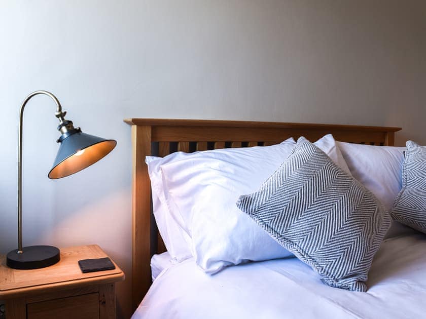 Double bedroom | Meadow Cottage - Gowerton Cottages, Gowerton, near Swansea