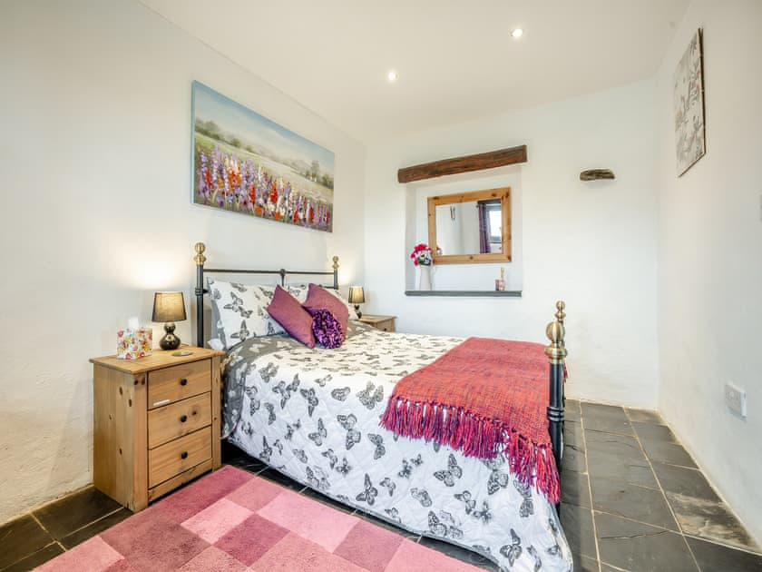 Double bedroom | Gwarffynnon Barn, Llanon, near Aberystwyth