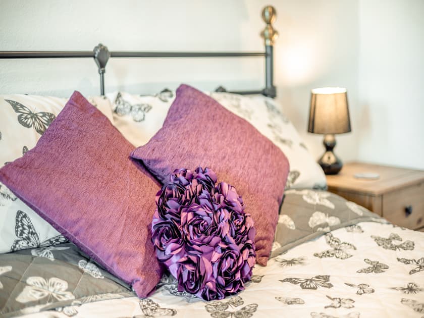 Double bedroom | Gwarffynnon Barn, Llanon, near Aberystwyth