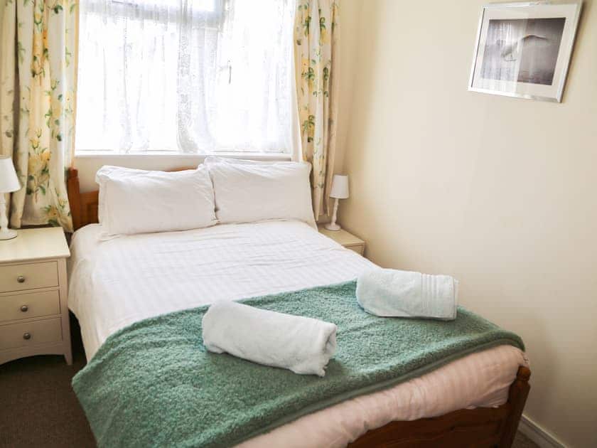 Peaceful double bedroom | Needles and Winds, Freshwater
